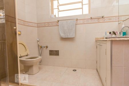 Casa à venda com 259m², 4 quartos e 4 vagasBanheiro