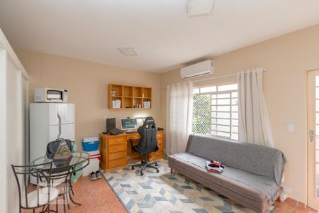 Casa à venda com 259m², 4 quartos e 4 vagasEdicula/ Sala