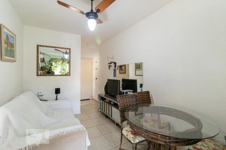 Sala de apartamento à venda com 2 quartos, 63m² em Cristal, Porto Alegre
