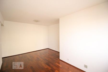 Apartamento para alugar com 70m², 2 quartos e 1 vagaSala