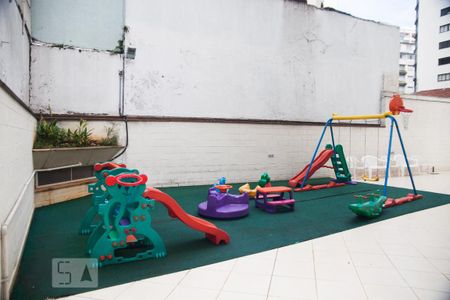 Apartamento à venda com 130m², 3 quartos e 2 vagasÁrea Comum - Playground