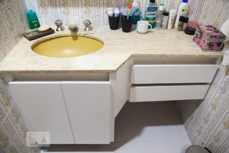 Apartamento à venda com 130m², 3 quartos e 2 vagasDetalhe do banheiro