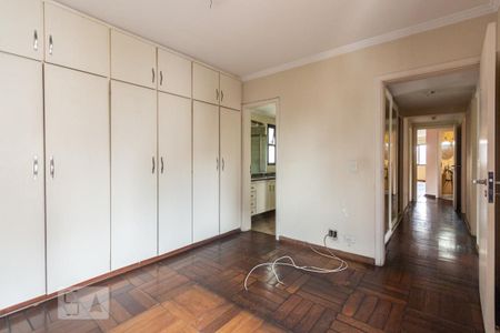 Apartamento à venda com 140m², 3 quartos e 3 vagas Apartamento à venda com 140m², 3 quartos e 3 vagasSuíte