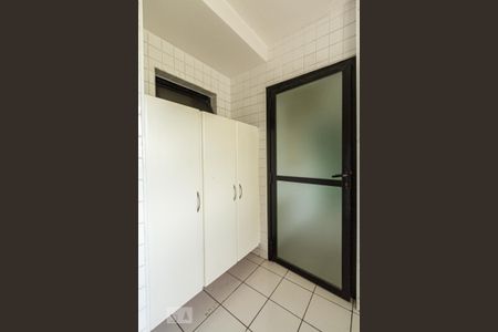 Apartamento à venda com 140m², 3 quartos e 3 vagas Apartamento à venda com 140m², 3 quartos e 3 vagasLavanderia