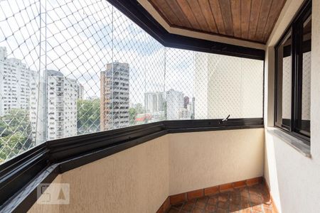 Apartamento à venda com 140m², 3 quartos e 3 vagas Apartamento à venda com 140m², 3 quartos e 3 vagasVaranda da Sala
