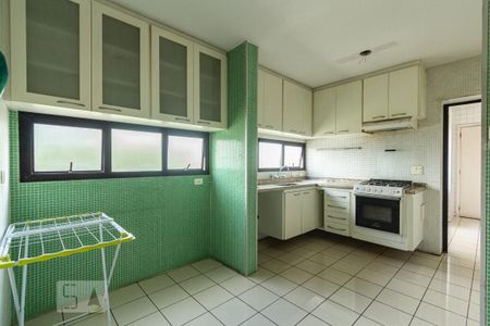 Apartamento à venda com 140m², 3 quartos e 3 vagas Apartamento à venda com 140m², 3 quartos e 3 vagasCozinha