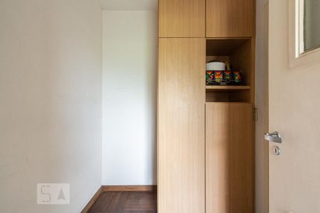 Apartamento à venda com 140m², 3 quartos e 3 vagas Apartamento à venda com 140m², 3 quartos e 3 vagasQuarto de Serviço