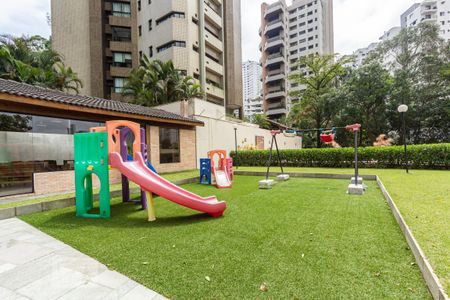 Apartamento à venda com 140m², 3 quartos e 3 vagas Apartamento à venda com 140m², 3 quartos e 3 vagasÁrea Comum - Playground