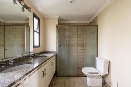 Apartamento à venda com 140m², 3 quartos e 3 vagas Apartamento à venda com 140m², 3 quartos e 3 vagasBanheiro da Suíte