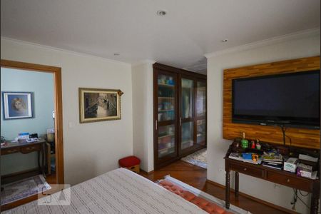 Casa à venda com 345m², 5 quartos e 4 vagas Casa à venda com 345m², 5 quartos e 4 vagasQuarto 4