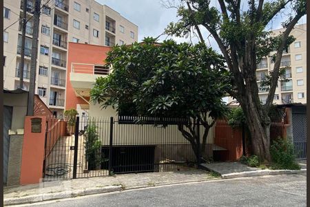 Casa à venda com 345m², 5 quartos e 4 vagas Casa à venda com 345m², 5 quartos e 4 vagasFachada