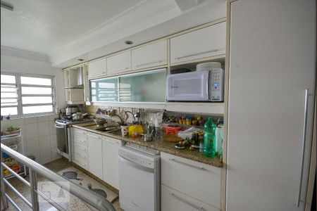 Casa à venda com 345m², 5 quartos e 4 vagas Casa à venda com 345m², 5 quartos e 4 vagasCozinha