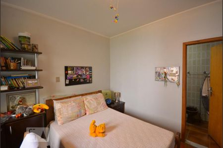 Casa à venda com 345m², 5 quartos e 4 vagas Casa à venda com 345m², 5 quartos e 4 vagasQuarto 3