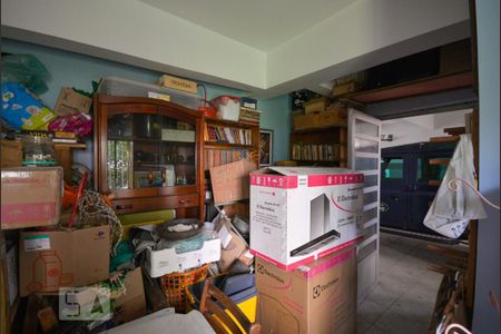 Casa à venda com 345m², 5 quartos e 4 vagas Casa à venda com 345m², 5 quartos e 4 vagasQuarto de Serviço