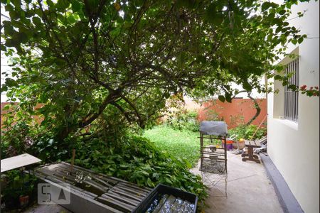 Casa à venda com 345m², 5 quartos e 4 vagas Casa à venda com 345m², 5 quartos e 4 vagasQuintal