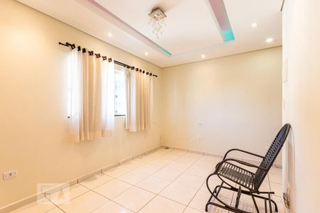 Sala  de casa à venda com 4 quartos, 240m² em Vila Nhocune, São Paulo