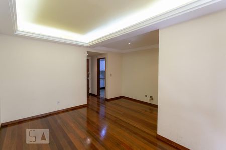 Sala de apartamento para alugar com 2 quartos, 75m² em Cachoeirinha, Belo Horizonte