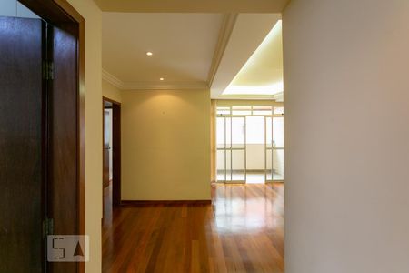 Entrada de apartamento para alugar com 2 quartos, 75m² em Cachoeirinha, Belo Horizonte