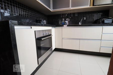 Apartamento para alugar com 64m², 1 quarto e 2 vagas Apartamento para alugar com 64m², 1 quarto e 2 vagasCozinha