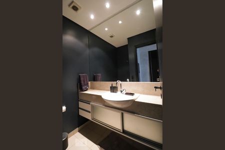 Lavabo de apartamento para alugar com 1 quarto, 64m² em Jardim Goiás, Goiânia