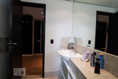 Apartamento para alugar com 64m², 1 quarto e 2 vagas Apartamento para alugar com 64m², 1 quarto e 2 vagasBanheiro da suíte