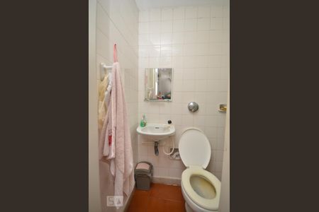 Apartamento para alugar com 129m², 3 quartos e 1 vaga Apartamento para alugar com 129m², 3 quartos e 1 vagaBanheiro de Serviço