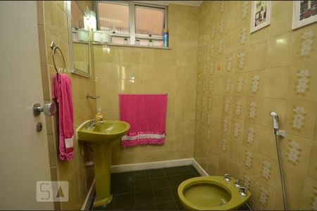 Apartamento para alugar com 129m², 3 quartos e 1 vaga Apartamento para alugar com 129m², 3 quartos e 1 vagaBanheiro da Suíte