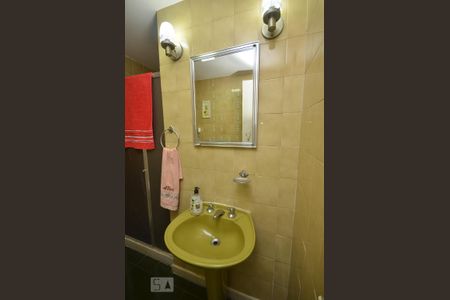 Apartamento para alugar com 129m², 3 quartos e 1 vaga Apartamento para alugar com 129m², 3 quartos e 1 vagaBanheiro Social
