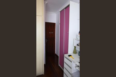 Casa à venda com 193m², 3 quartos e 2 vagasQuarto 3