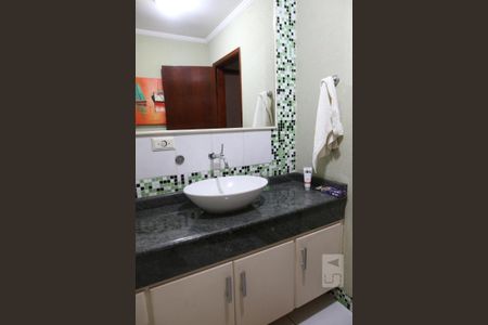 Casa à venda com 193m², 3 quartos e 2 vagasBanheiro 3