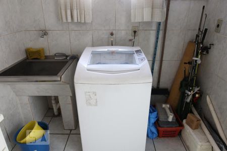 Casa à venda com 193m², 3 quartos e 2 vagasLavanderia