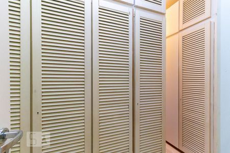 Casa à venda com 340m², 4 quartos e 6 vagas Casa à venda com 340m², 4 quartos e 6 vagasQuarto 1 - Suíte 1