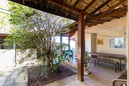 Casa à venda com 340m², 4 quartos e 6 vagas Casa à venda com 340m², 4 quartos e 6 vagasVista da suíte 1