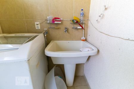 Casa à venda com 340m², 4 quartos e 6 vagas Casa à venda com 340m², 4 quartos e 6 vagasÁrea de serviço