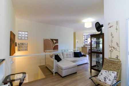 Casa à venda com 340m², 4 quartos e 6 vagas Casa à venda com 340m², 4 quartos e 6 vagasSala