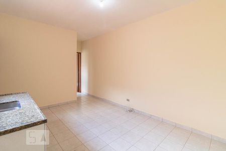 Sala / Cozinha de casa para alugar com 1 quarto, 40m² em Jardim Virginia Bianca, São Paulo