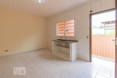 Sala / Cozinha de casa para alugar com 1 quarto, 40m² em Jardim Virginia Bianca, São Paulo