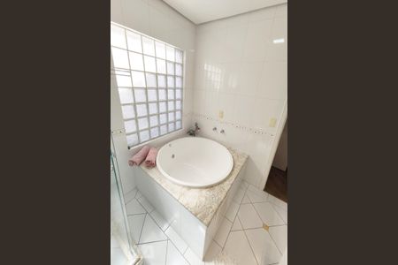 Casa à venda com 160m², 2 quartos e 2 vagasBanheiro da Suíte 2