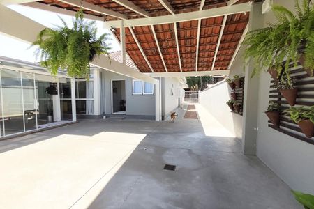 Casa à venda com 160m², 2 quartos e 2 vagasGaragem