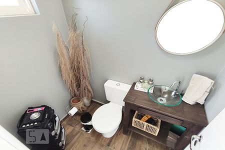 Casa à venda com 160m², 2 quartos e 2 vagasBanheiro de Serviço