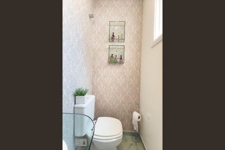 Casa à venda com 160m², 2 quartos e 2 vagasLavabo