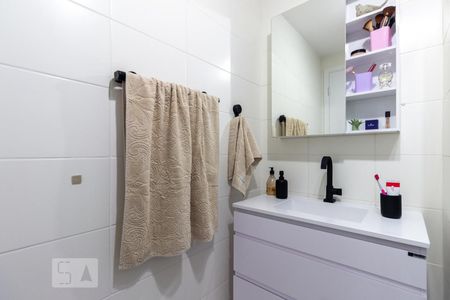 Banheiro de apartamento à venda com 1 quarto, 25m² em Vila Buarque, São Paulo