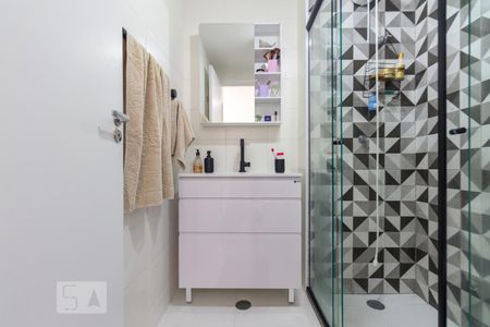 Banheiro de apartamento à venda com 1 quarto, 25m² em Vila Buarque, São Paulo