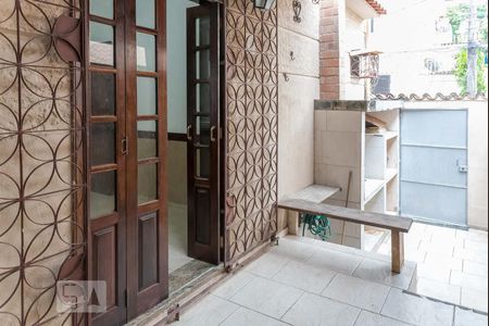 Casa de condomínio à venda com 120m², 4 quartos e 1 vaga Casa de condomínio à venda com 120m², 4 quartos e 1 vagaÁrea Externa