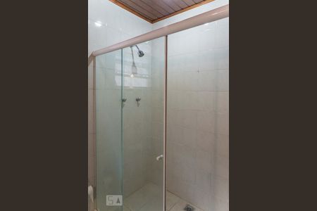 Casa de condomínio à venda com 120m², 4 quartos e 1 vaga Casa de condomínio à venda com 120m², 4 quartos e 1 vagaBanheiro social