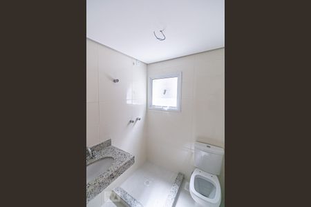 Banheiro de apartamento à venda com 1 quarto, 51m² em Bom Jesus, Porto Alegre