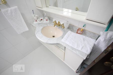 Casa de condomínio à venda com 300m², 3 quartos e 3 vagasBanheiro