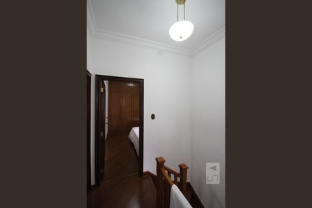 Casa de condomínio à venda com 300m², 3 quartos e 3 vagasCorredor