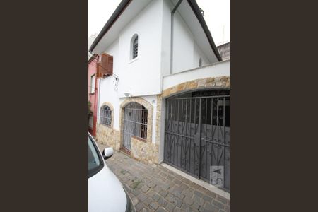 Casa de condomínio à venda com 300m², 3 quartos e 3 vagasFachada