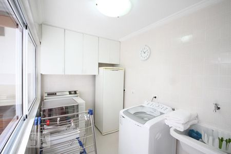 Casa de condomínio à venda com 300m², 3 quartos e 3 vagasÁrea de Serviço